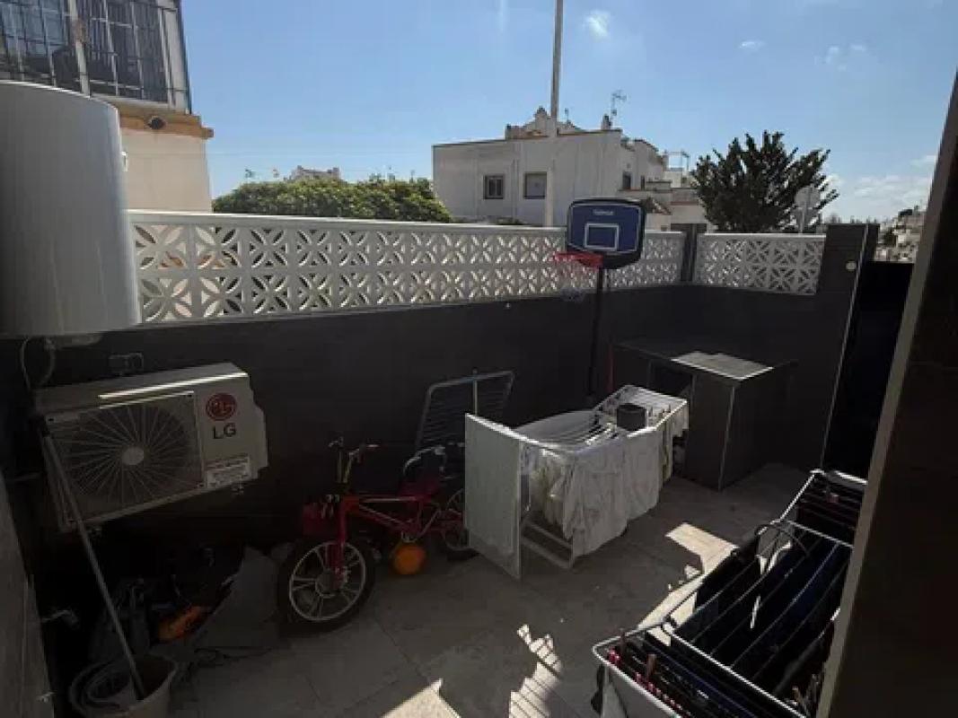 Venta de chalet independiente en Calle Otelo, 25, Torrevieja
 photo 3