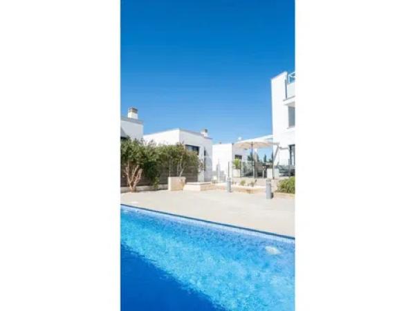 Sale of flat in Calle Priorato, Torrevieja
 photo 2
