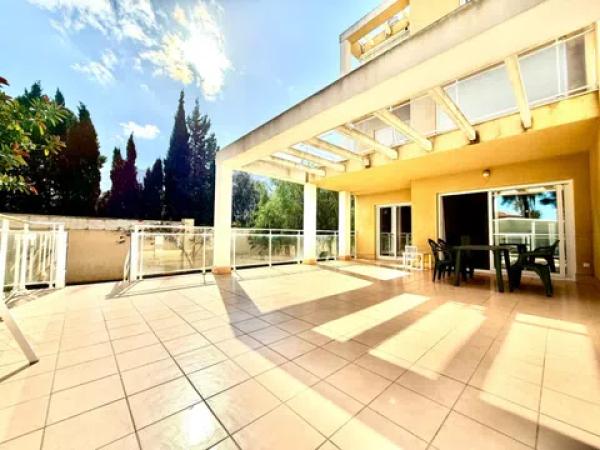Продажа квартиры на Calle Gesmi, Дения
photo 1
