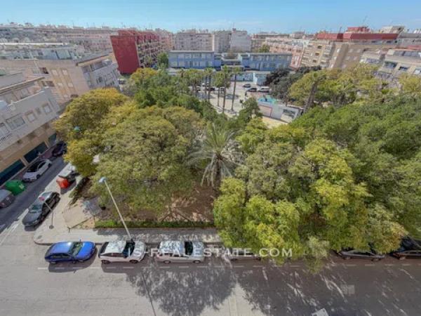 Ático en venta en Barrio Antonio Machado, Torrevieja thumbnail 1