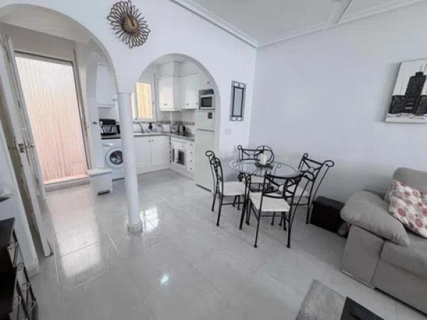 Chalet independiente en venta en Barrio La Chismosa, Orihuela
thumbnail 2