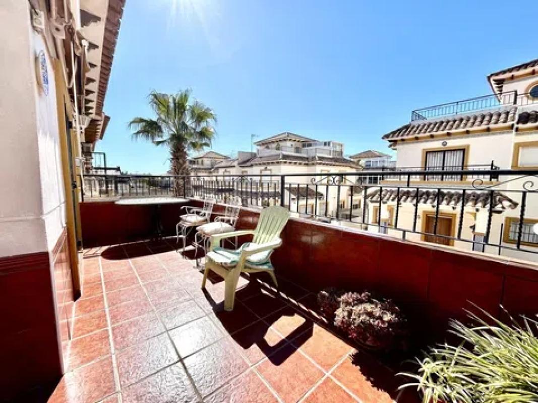 Venta de piso en Calle Torre de Pisa, Orihuela
photo 2