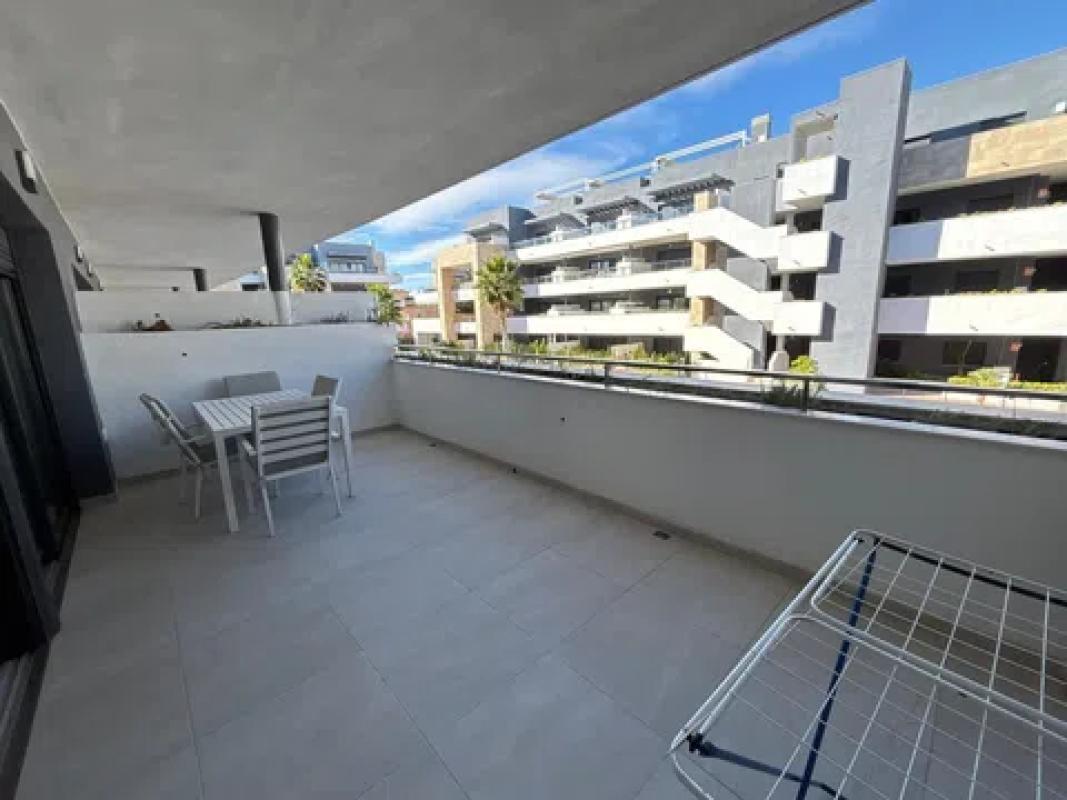 Venta de piso en Calle Pablo Picasso, Orihuela
photo 1