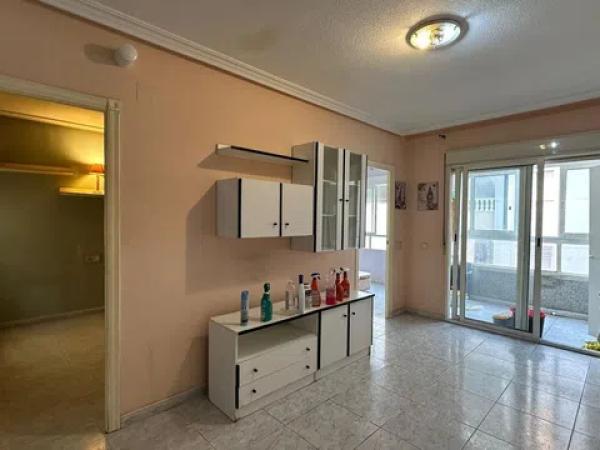 Sprzedaż mieszkania w Calle Moriones, Torrevieja
photo 1