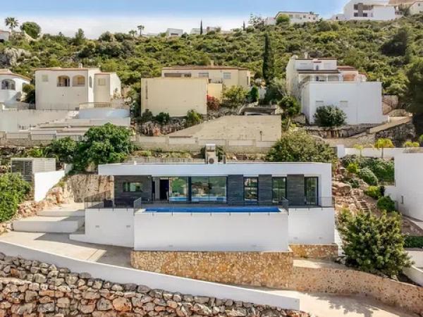 Casa independiente en calle Riu Segura thumbnail 1
