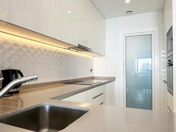 Sale of flat in Avenida Murtal, Benidorm
 photo 3
