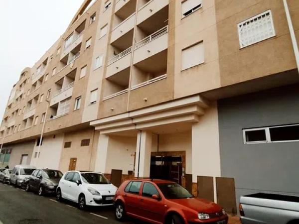 Продажа квартиры на Calle Caritas, Торревьеха
photo 1