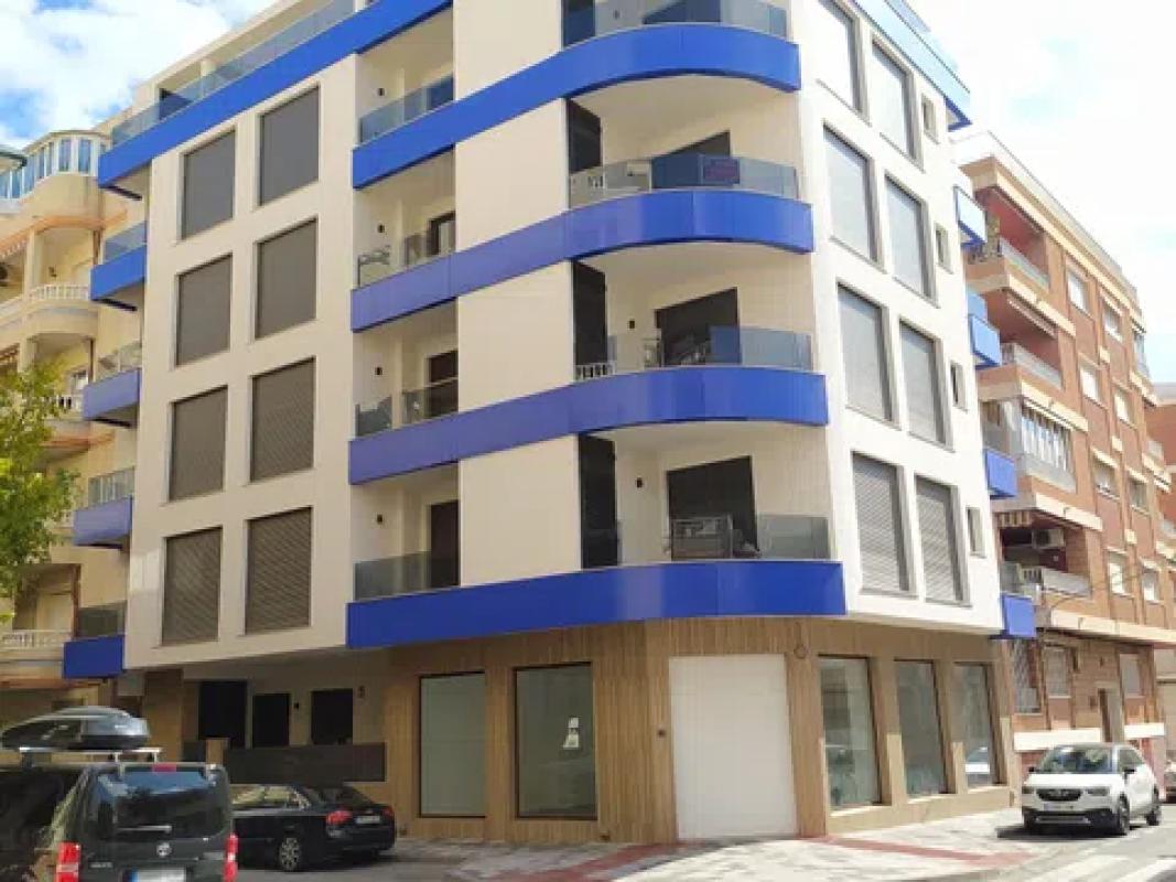 Venta de piso en C. RAMON GALLUD ESQ RADIO MURCIA, Torrevieja
photo 3