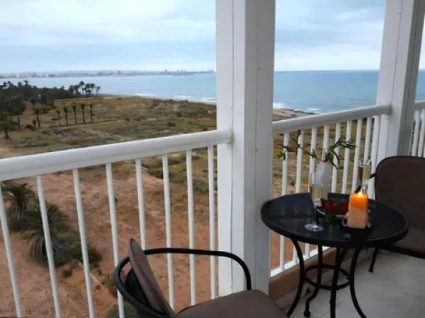 Venta de piso en punta prima, Torrevieja
 photo 1