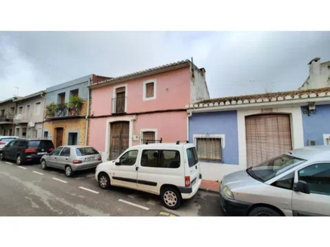 Propiedades en venta y alquiler en España photo 1