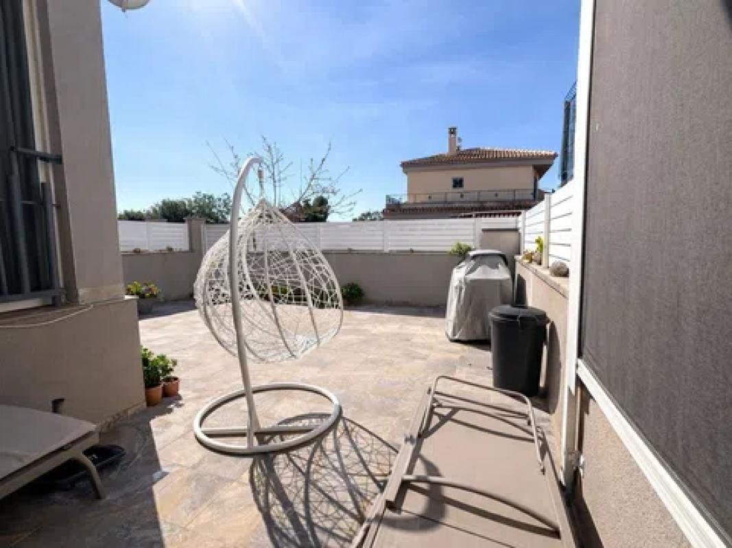 Sprzedaż szeregowego domku w  Calle Rosa Diez Gonzalez , Torrevieja photo 4