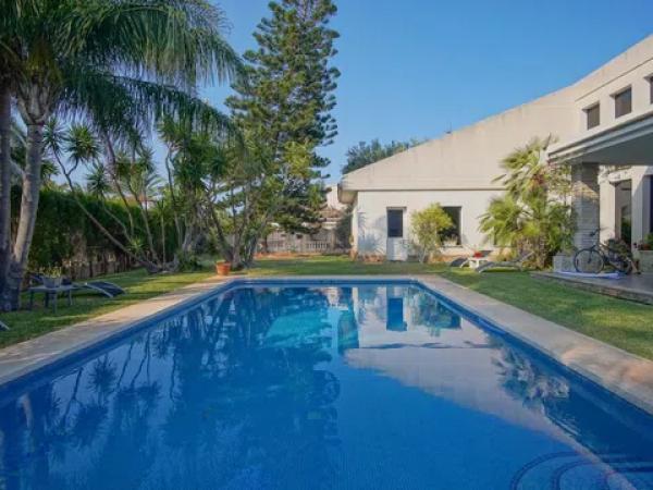 Chalet independiente en venta en El Montgó, Denia
thumbnail 1