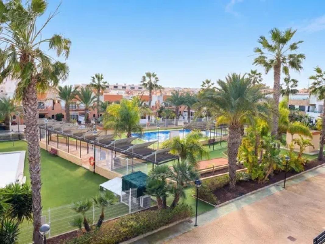 Venta de chalet adosado en  Barrio Villamartín , Orihuela photo 4