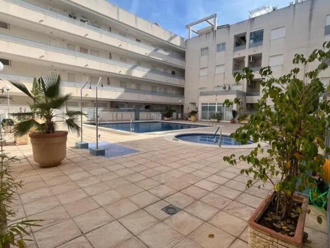Sale of apartment in Calle Republica Argentina, Almoradí
photo 1