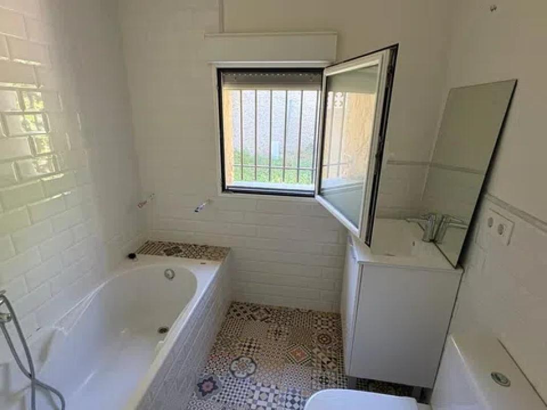Properties for sale and rent in Spain photo 3