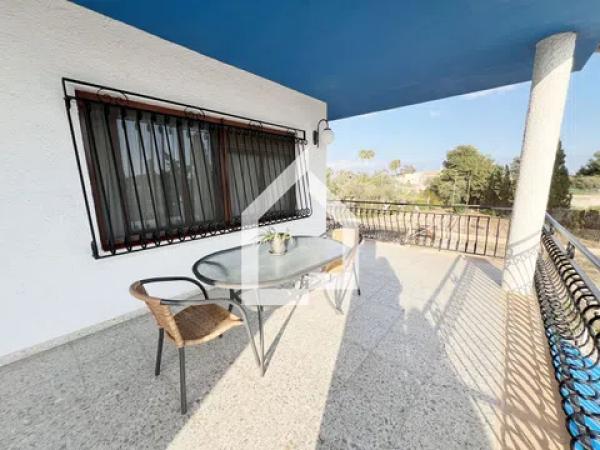 Casa independiente en calle Río Guadalquivir thumbnail 2