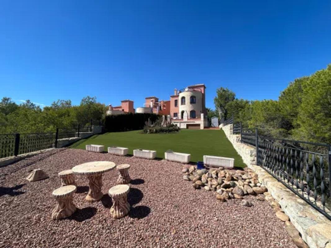 Properties for sale and rent in Spain photo 4