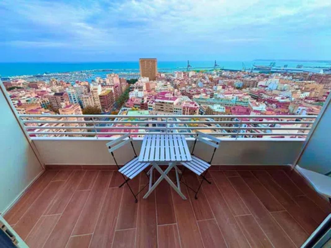 Venta de piso en Calle Poeta Vila y Blanco, 4, Alicante / Alacant
photo 3