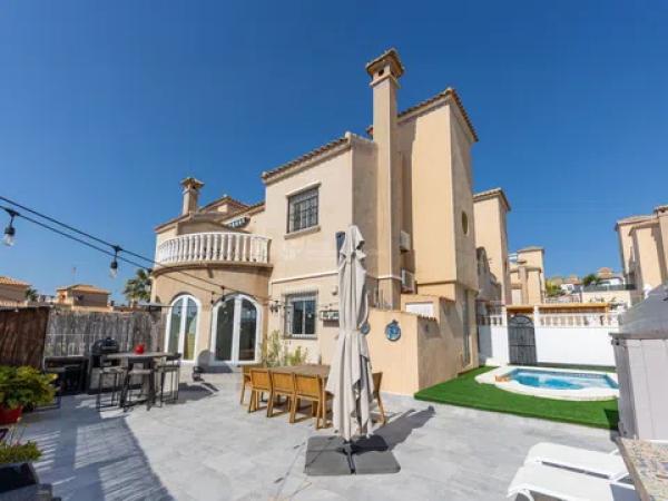 Venta de piso en Calle Peñalara, 6, Orihuela
 photo 1