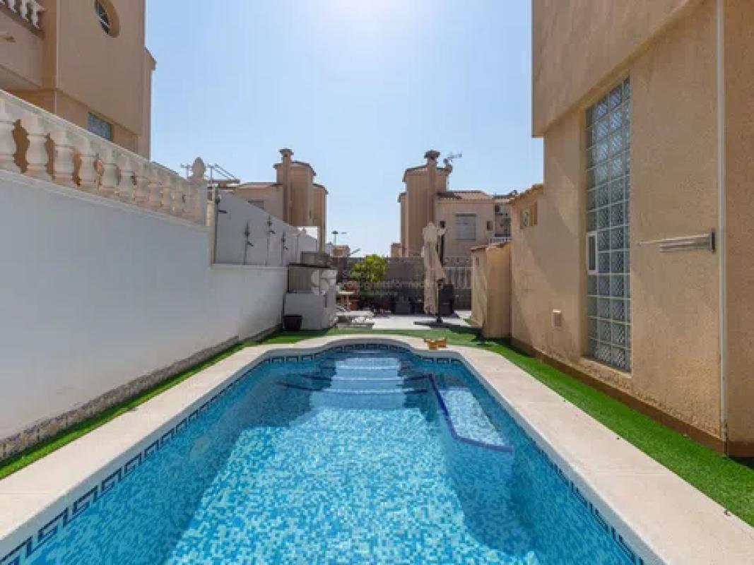 Venta de piso en Calle Peñalara, 6, Orihuela
 photo 5