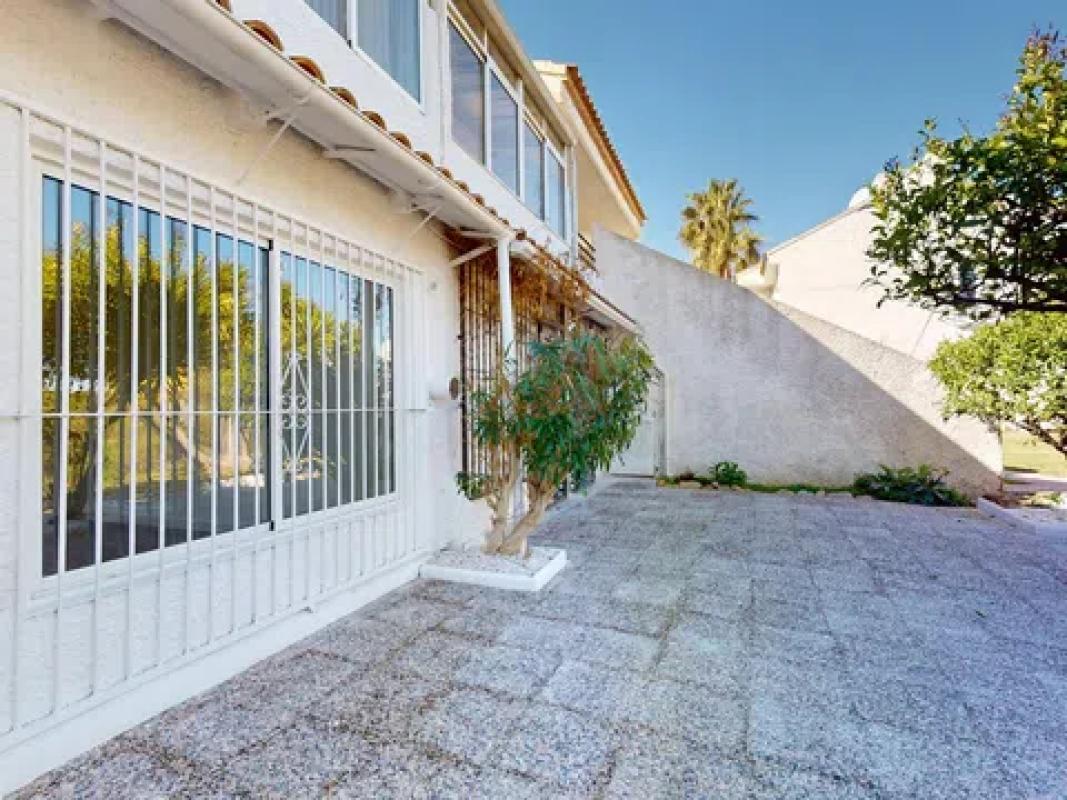 Venta de piso en Calle Canal de Panamá, 29, Orihuela
photo 2