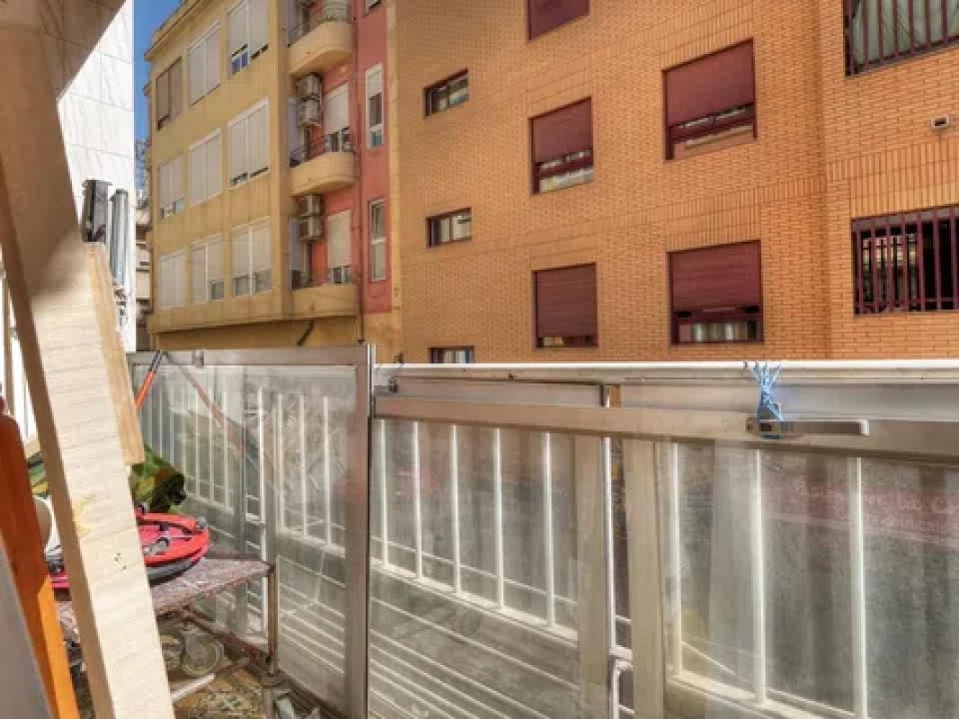 Sprzedaż mieszkania w Calle Colón, Alicante / Alacant
 photo 2