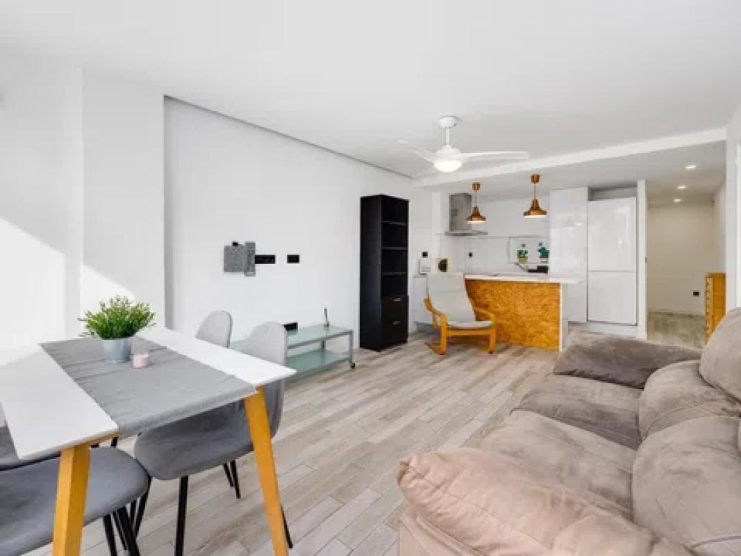 Venta de piso en Avenida de las Olas, 27, Torrevieja
photo 2