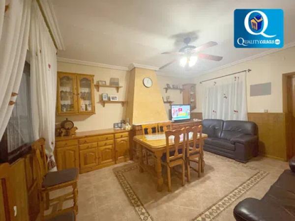 Chalet independiente en venta en Centro, San Vicente del Raspeig
thumbnail 3