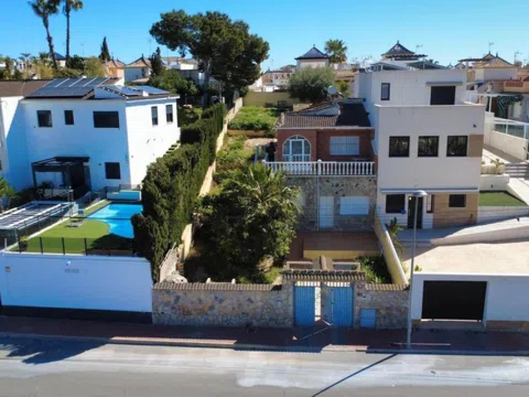 Propiedades en venta y alquiler en España photo 2