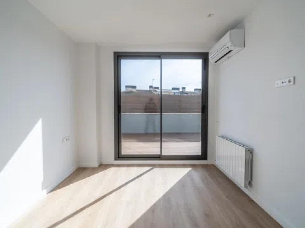 Obra nueva en Carretera de Barcelona en Santa Eulàlia de Ronçana (Revista) photo 3