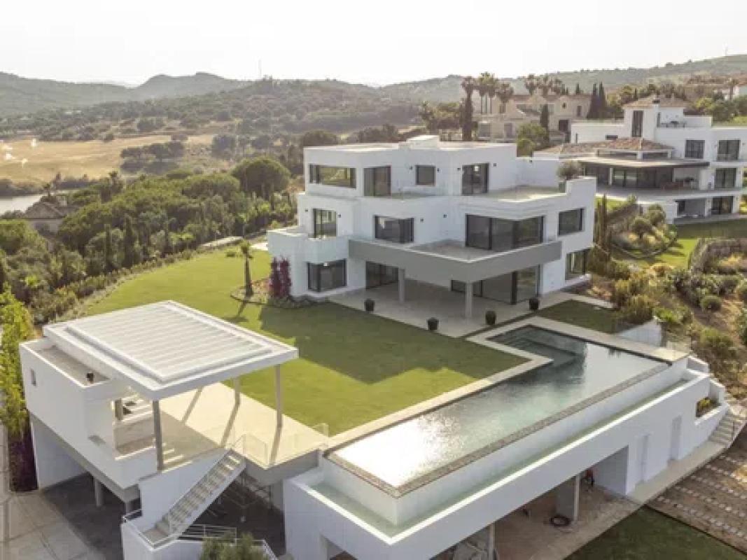 Obra nueva en Avenida Almenara 27 en Sotogrande (Revista) photo 2