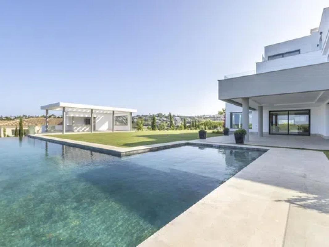 Obra nueva en Avenida Almenara 27 en Sotogrande (Revista) photo 3