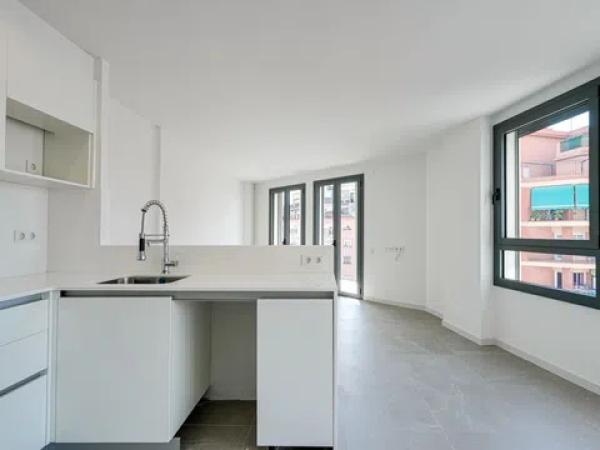 Venta de piso en Riera de la Creu 54, 56, Hospitalet de Llobregat
photo 1