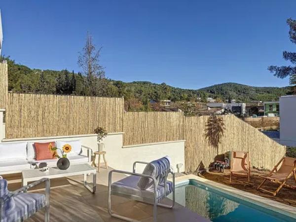 Chalet pareado en calle del Segre, 1 thumbnail 1