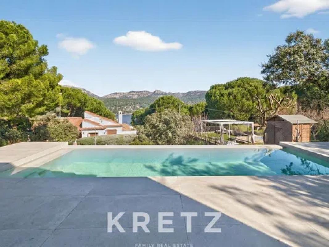 Venta de chalet independiente en Calle Brasilia, 107, San Martín de Valdeiglesias
photo 2