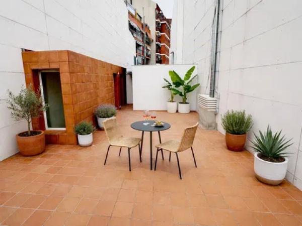 Duplex for sale on Calle de Violant d'Hongria Reina d'Aragó, 69, Barcelona photo 2