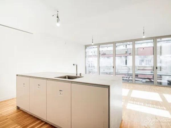 Duplex for sale on Calle de Violant d'Hongria Reina d'Aragó, 69, Barcelona photo 1