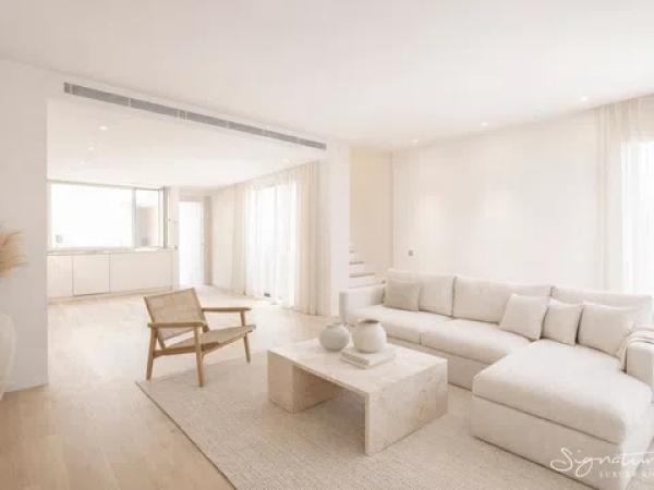 Duplex for sale on Calle de Violant d'Hongria Reina d'Aragó, 69, Barcelona photo 3