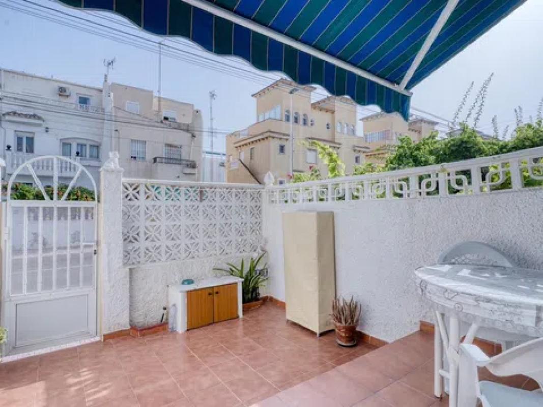 Venta de chalet independiente en Calle Doctor Waksman, Torrevieja
photo 5