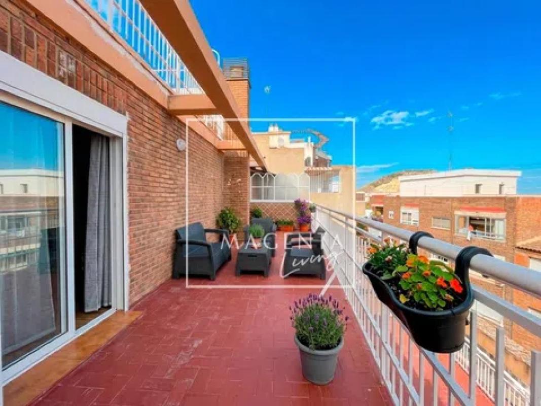 Venta de piso en Calle de la Virgen del Socorro, Alicante / Alacant
photo 1