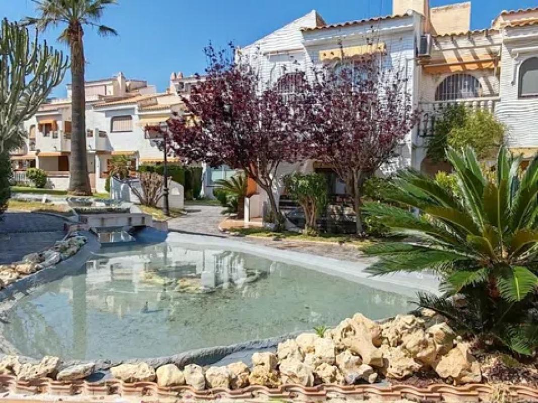 Sale of independent chalet in Avenida del Carabasí, Gran Alacant
photo 2