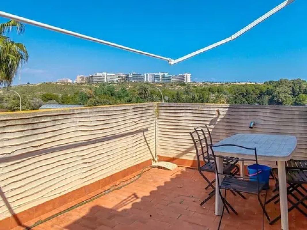 Sale of independent chalet in Avenida del Carabasí, Gran Alacant
photo 3