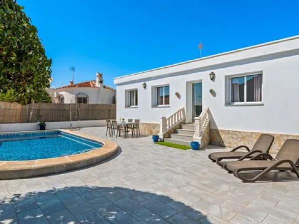 Casa independiente en calle Asturias thumbnail 1