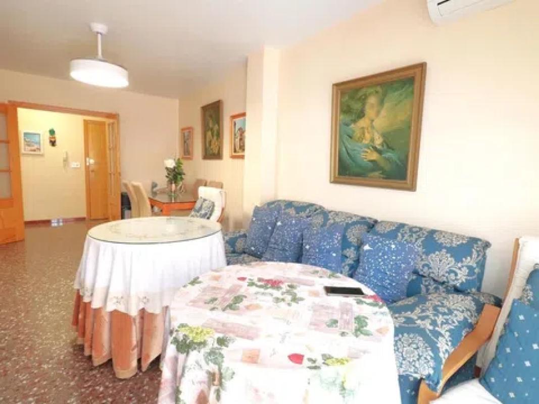 Sale of apartment in Calle Beniel, Torrevieja
photo 2