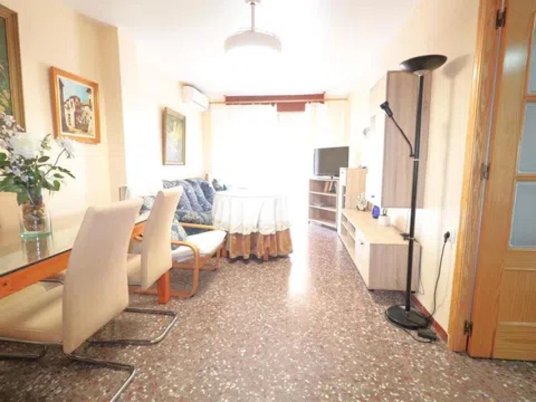 Sale of apartment in Calle Beniel, Torrevieja
photo 3