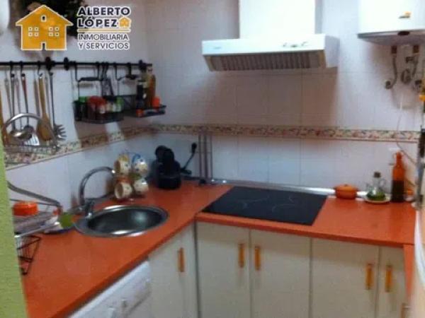 Sale of flat in Barrio El Palmeral-Urbanova-Tabarca, Alicante
 photo 3