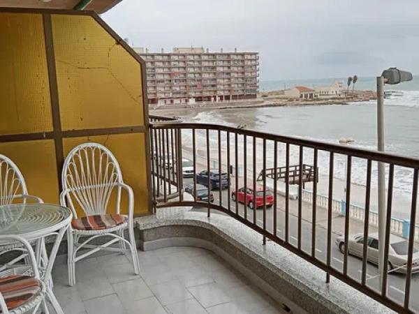Venta de piso en Avenida Doctor Mariano Ruiz Canovas, Torrevieja
photo 1