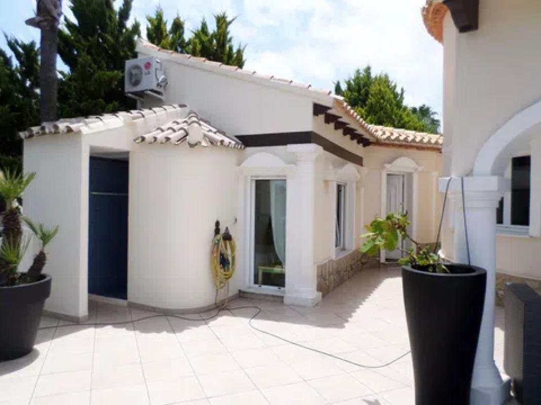 Sale of independent chalet in Calle del Vinalopó Mitjà, Pedreguer
photo 4