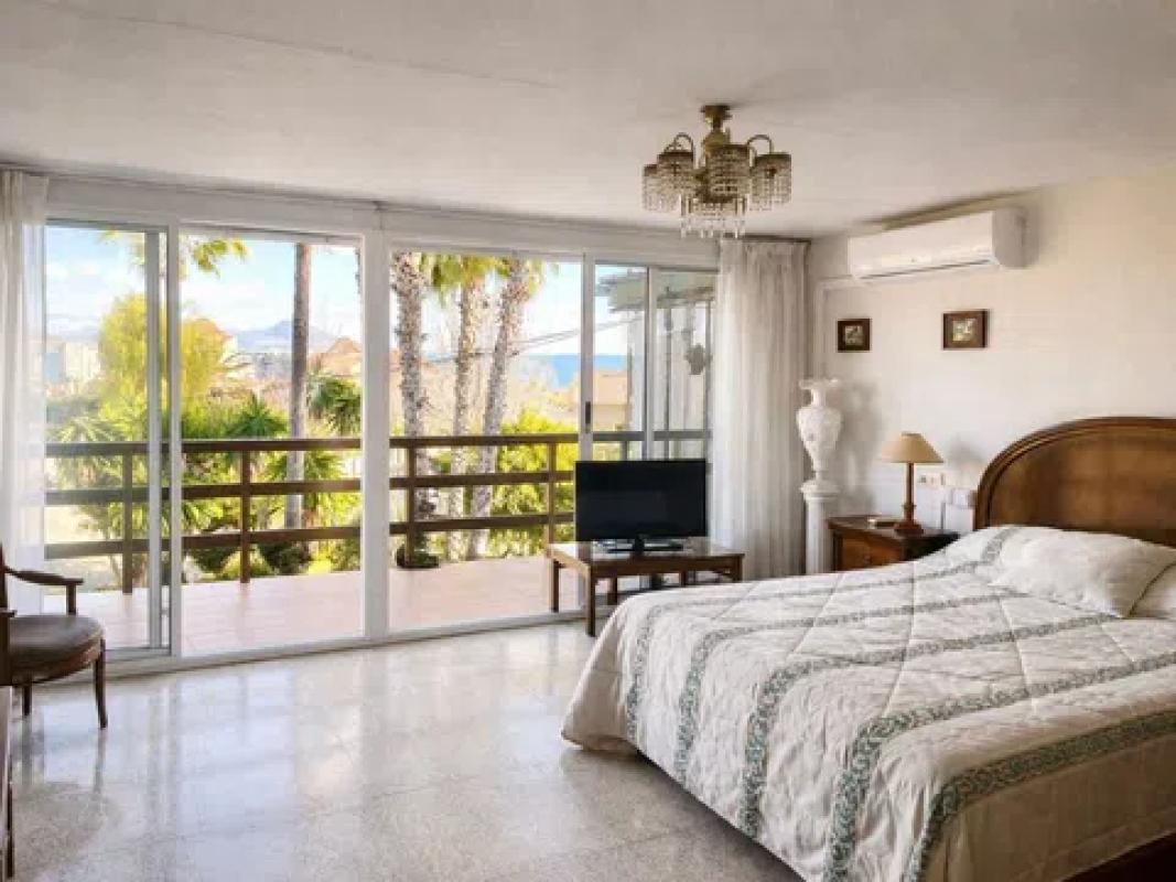 Sale of townhouse in Calle del Albatros, 3 NUMERO , Alicante photo 2