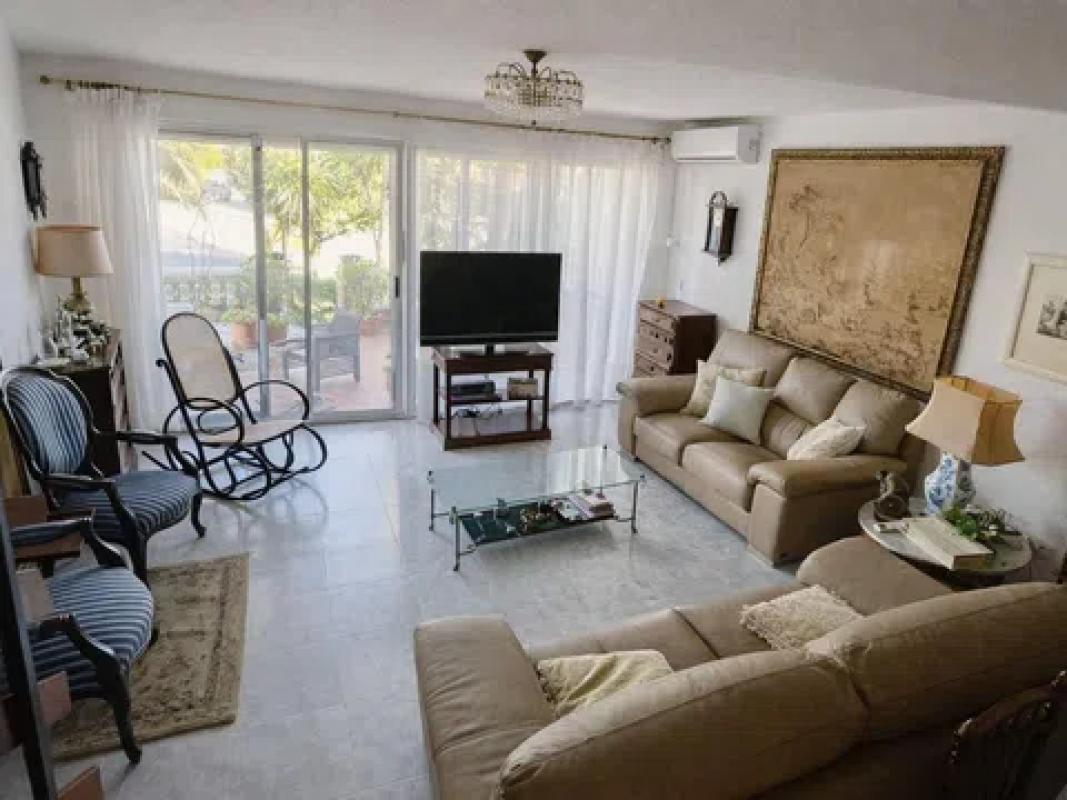 Sale of townhouse in Calle del Albatros, 3 NUMERO , Alicante photo 3